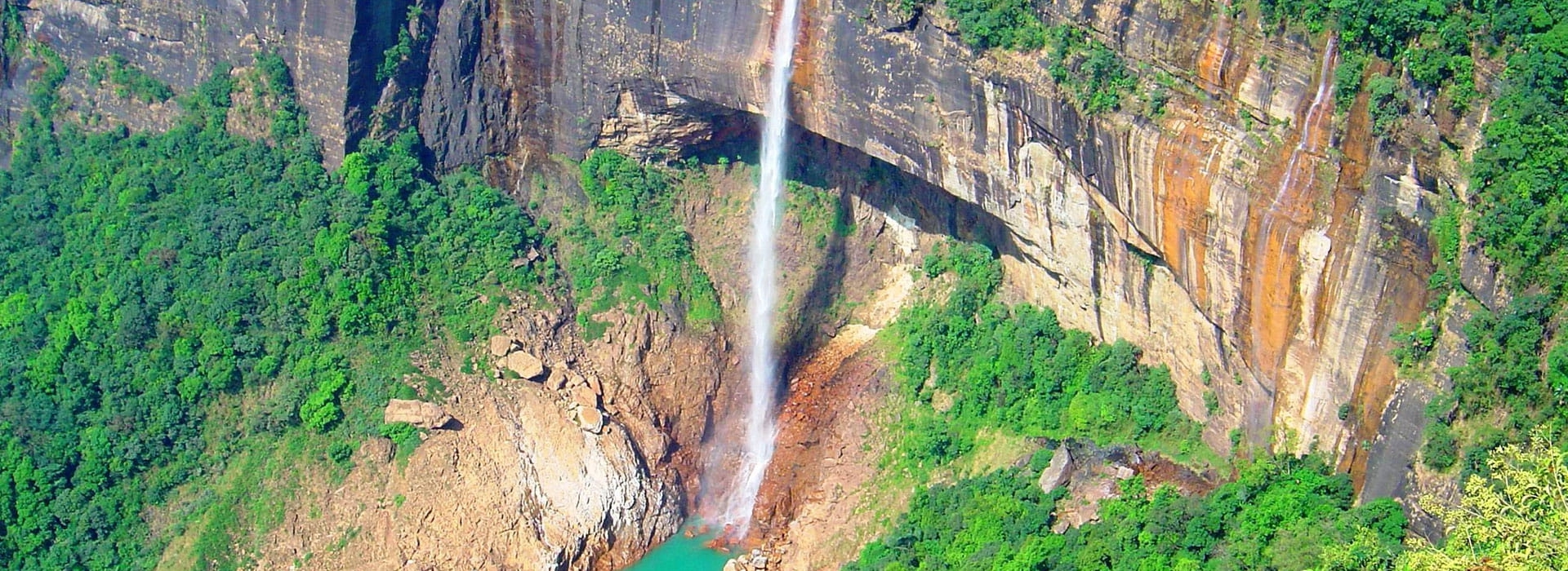 3D Budget Meghalaya Tour